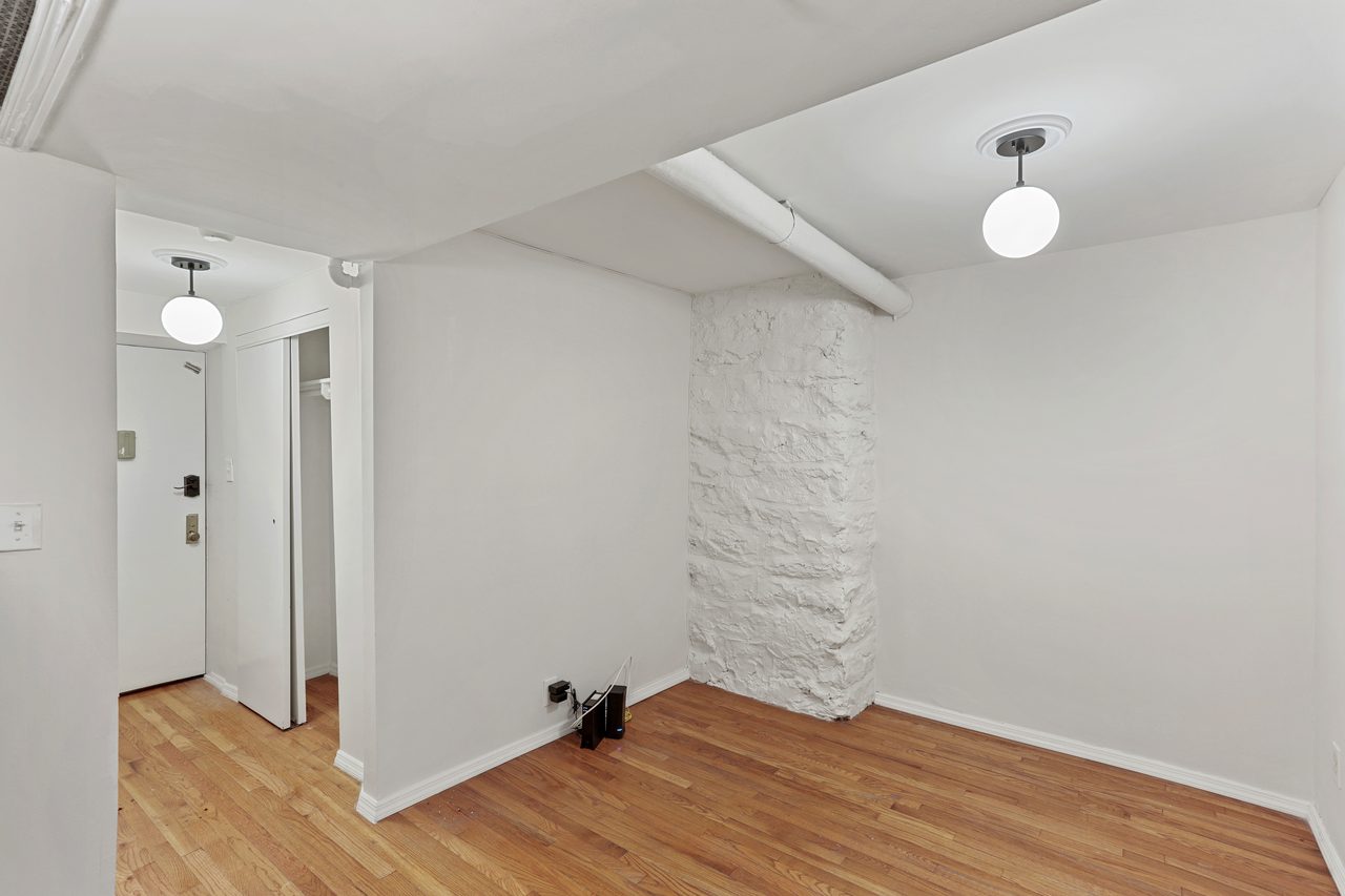 private room in Hamilton Heights photo 9