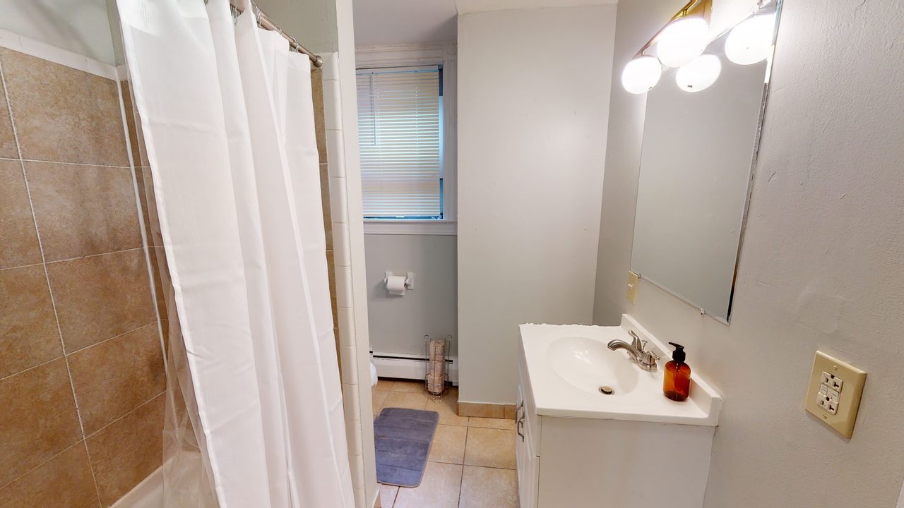a room in Mission Hill photo 5