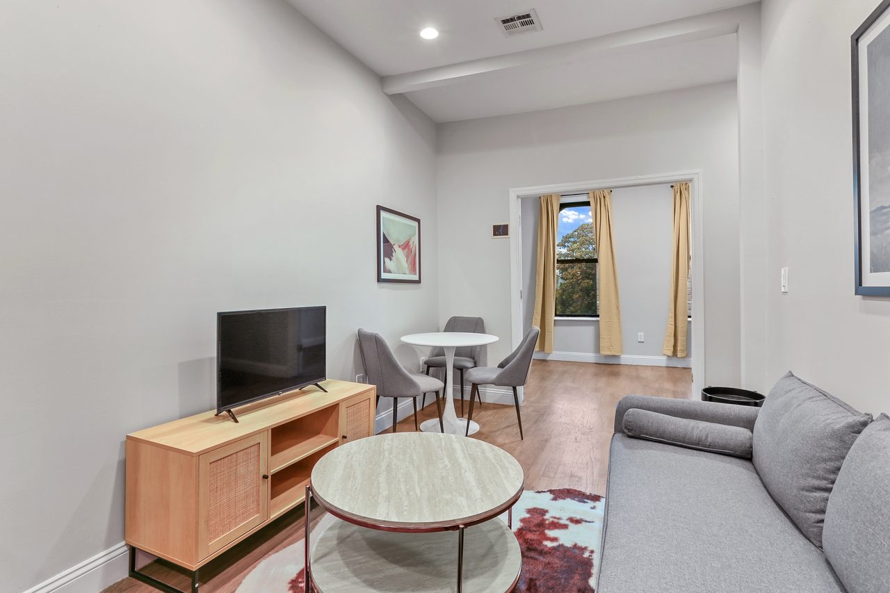 a room in Crown Heights photo 5