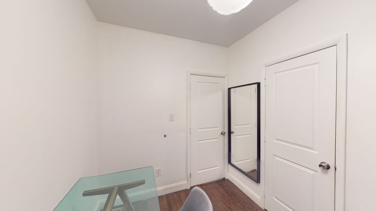 a room in Crown Heights photo 9