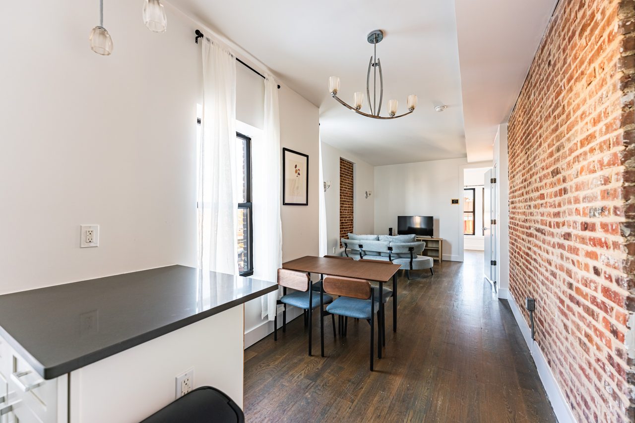 a room in Crown Heights photo 5