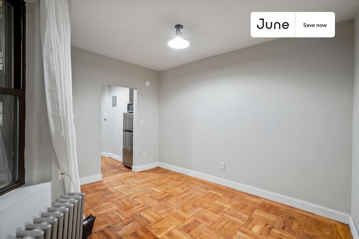 a room in East Village photo 5