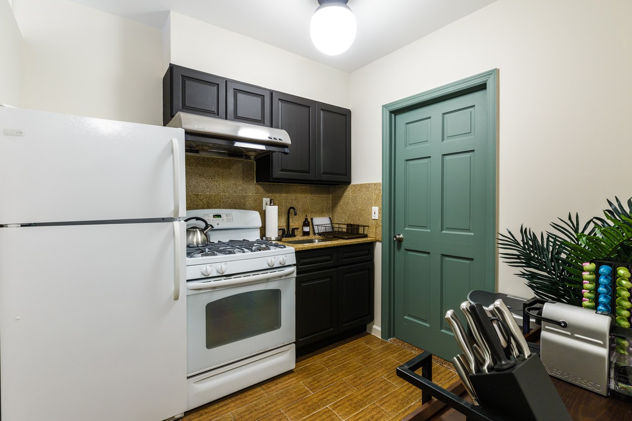 a room in Lower East Side photo 5
