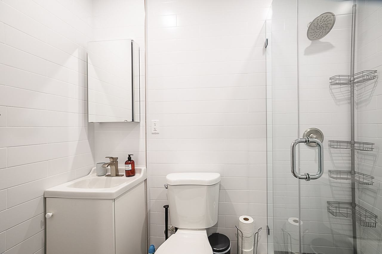a room in Morningside Heights photo 8