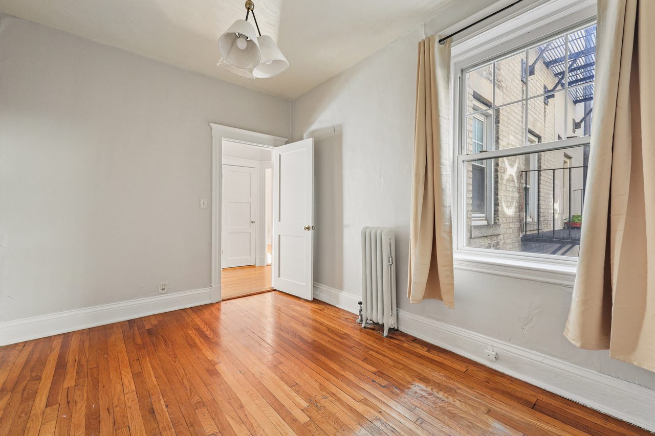 a room in Allston photo 5