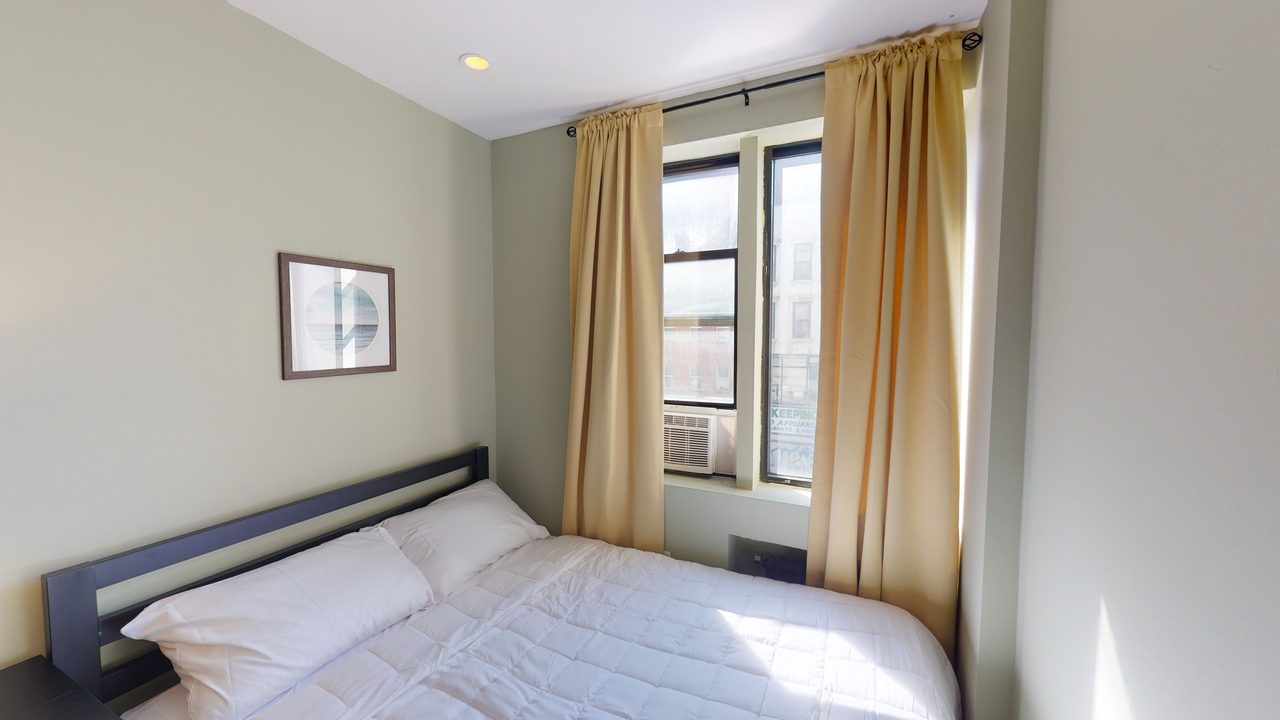 a room in East Village photo 3