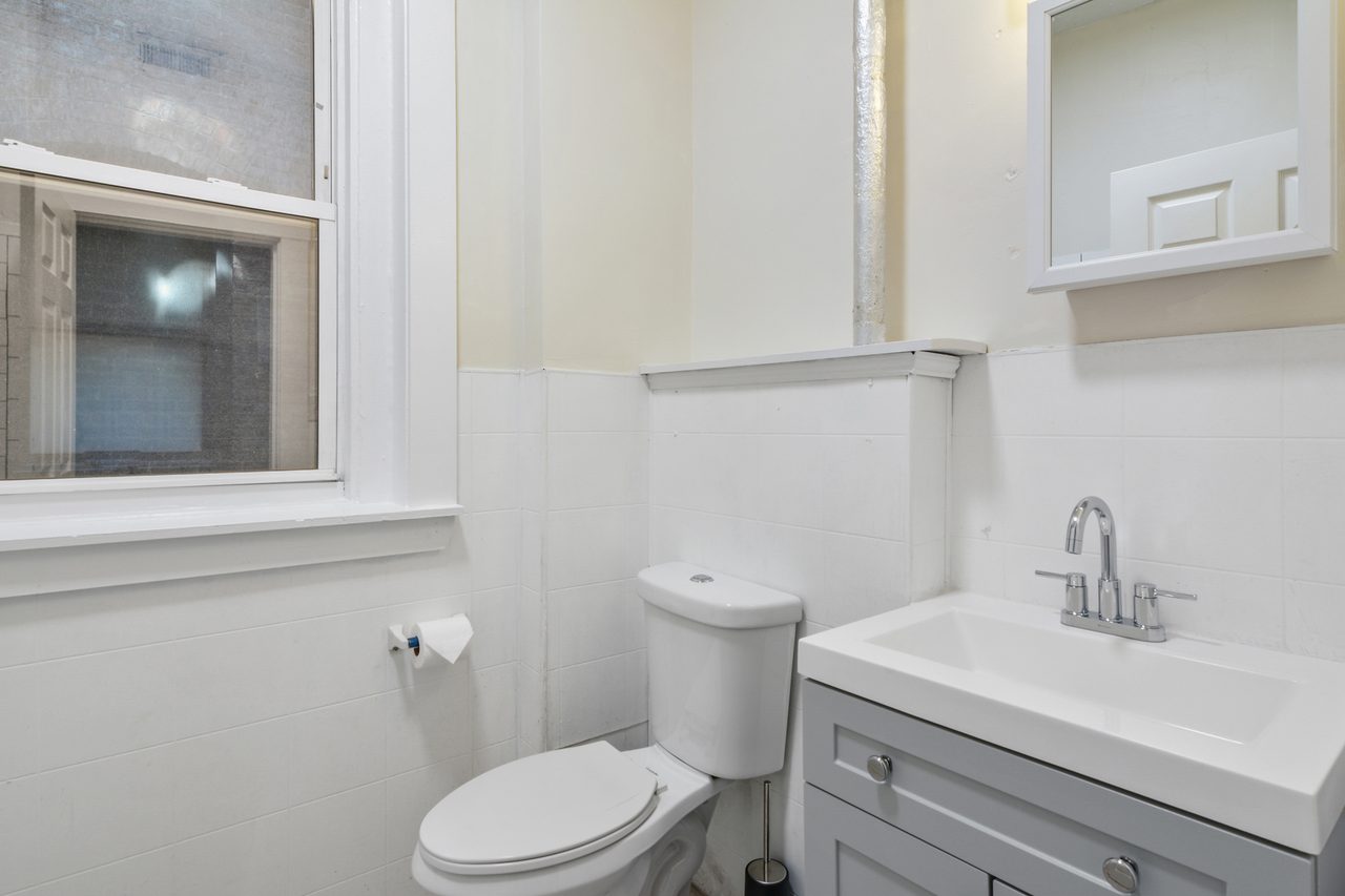 a room in Allston photo 7