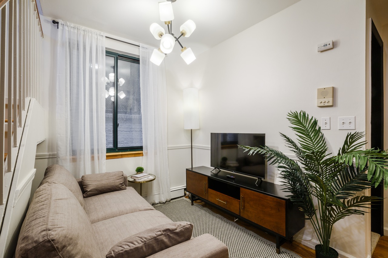 a room in East Village photo 3