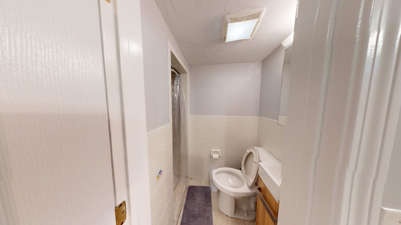 a room in North End photo 6