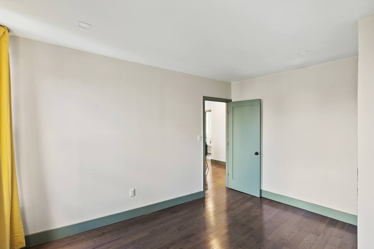 a room in East Harlem photo 4