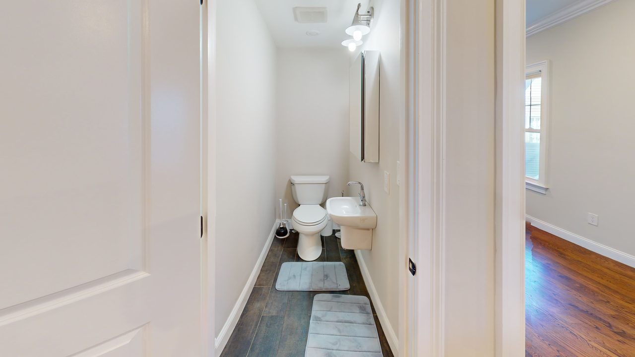a room in Winter Hill photo 9