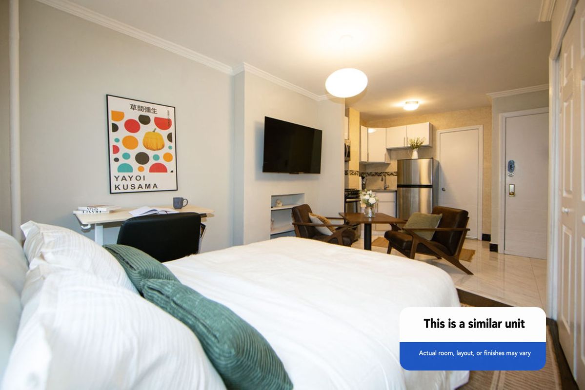 a room in East Village photo 7