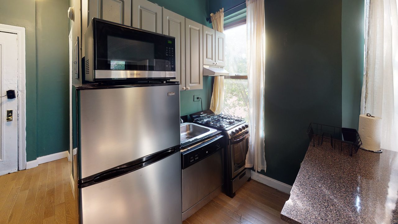 a room in East Village photo 7
