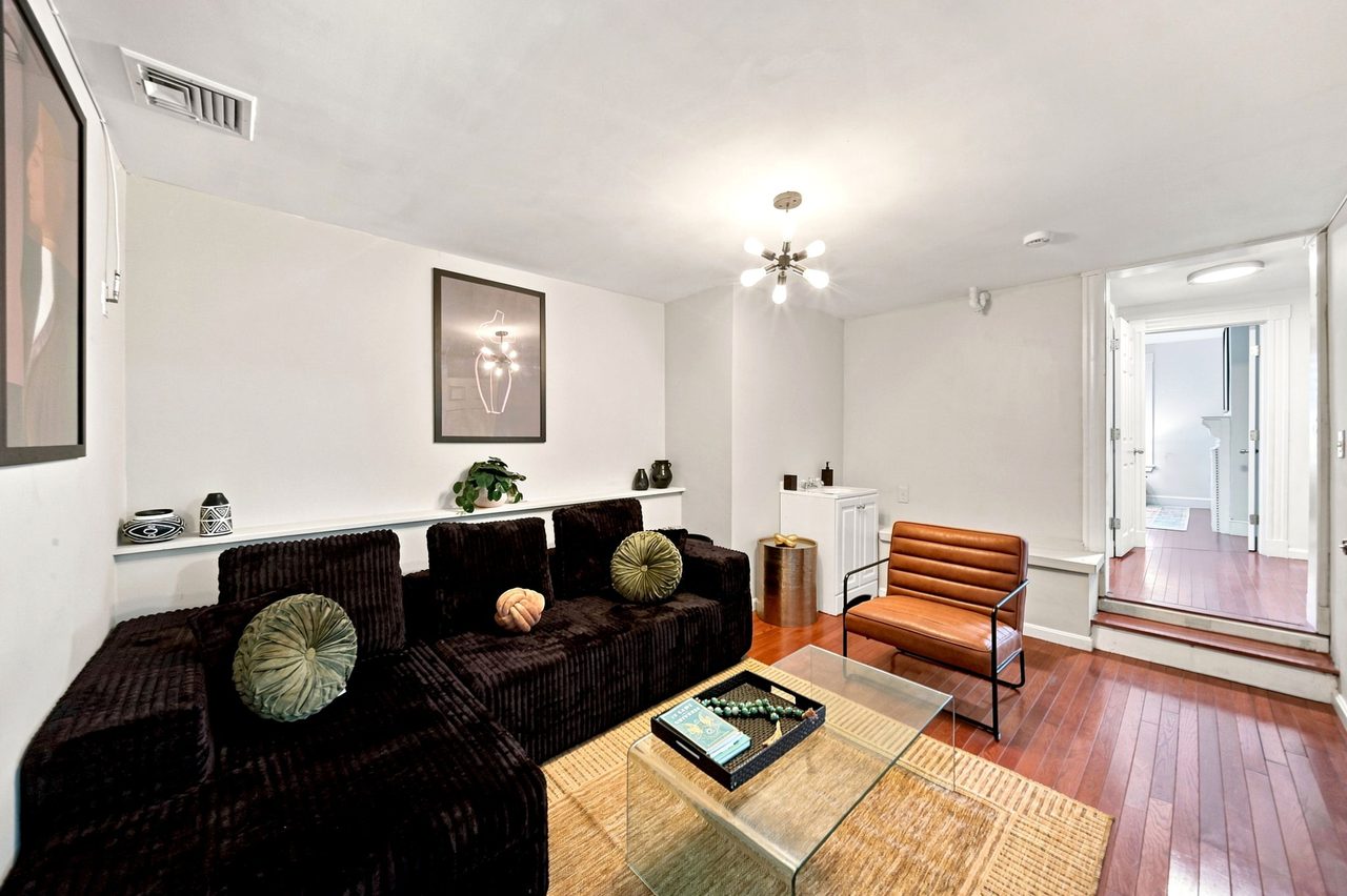 private room in Allston photo 3