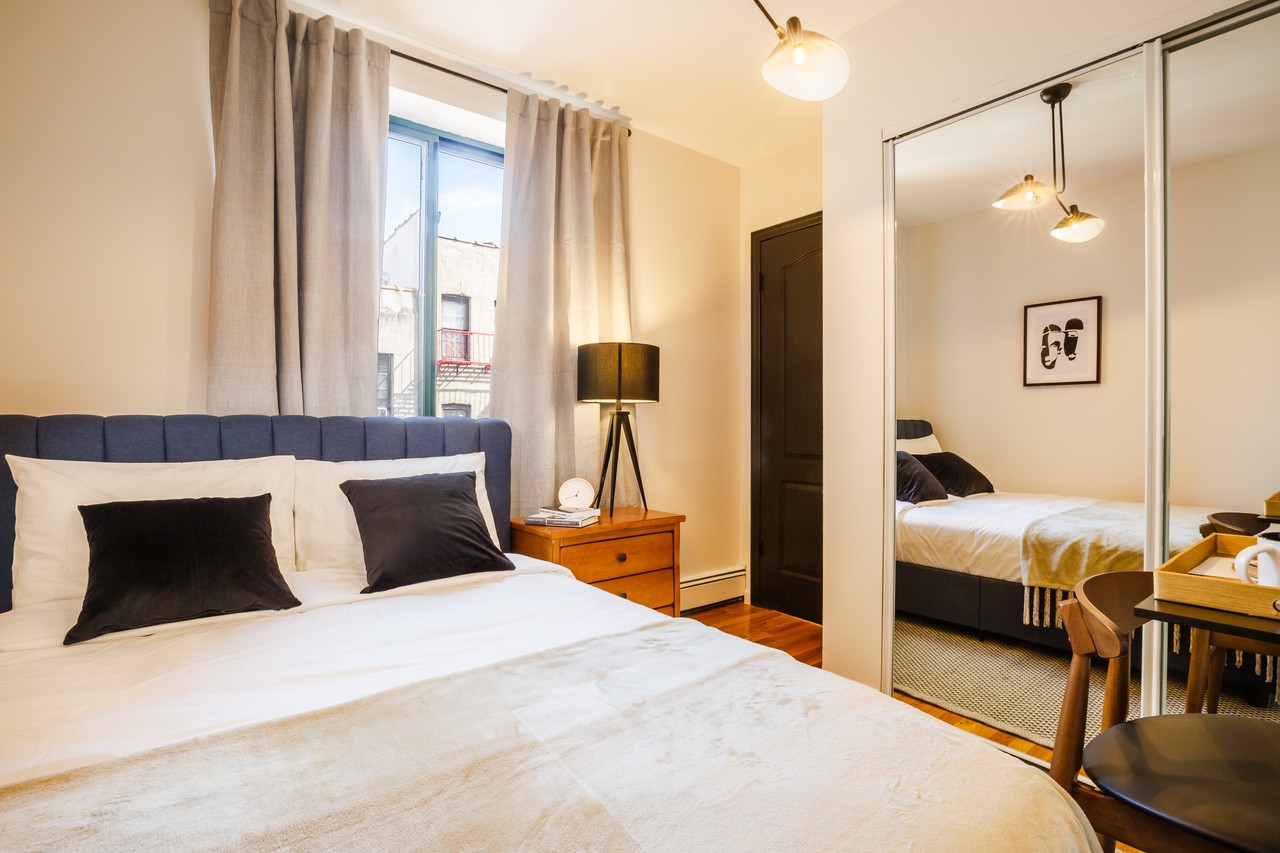 a room in East Village photo 2