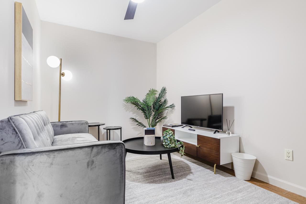 a room in Lower East Side photo 5