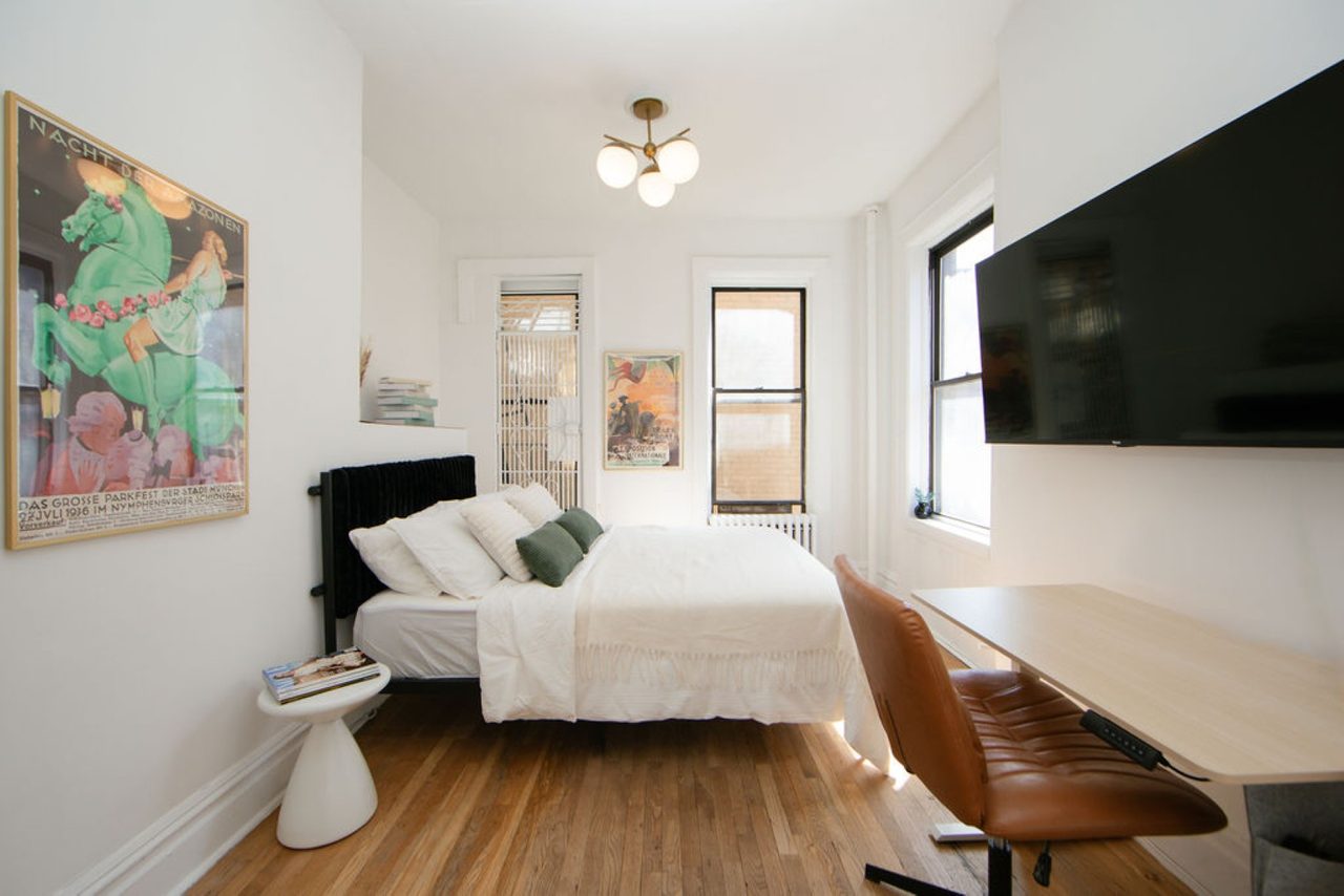 a room in Hell's Kitchen photo 9