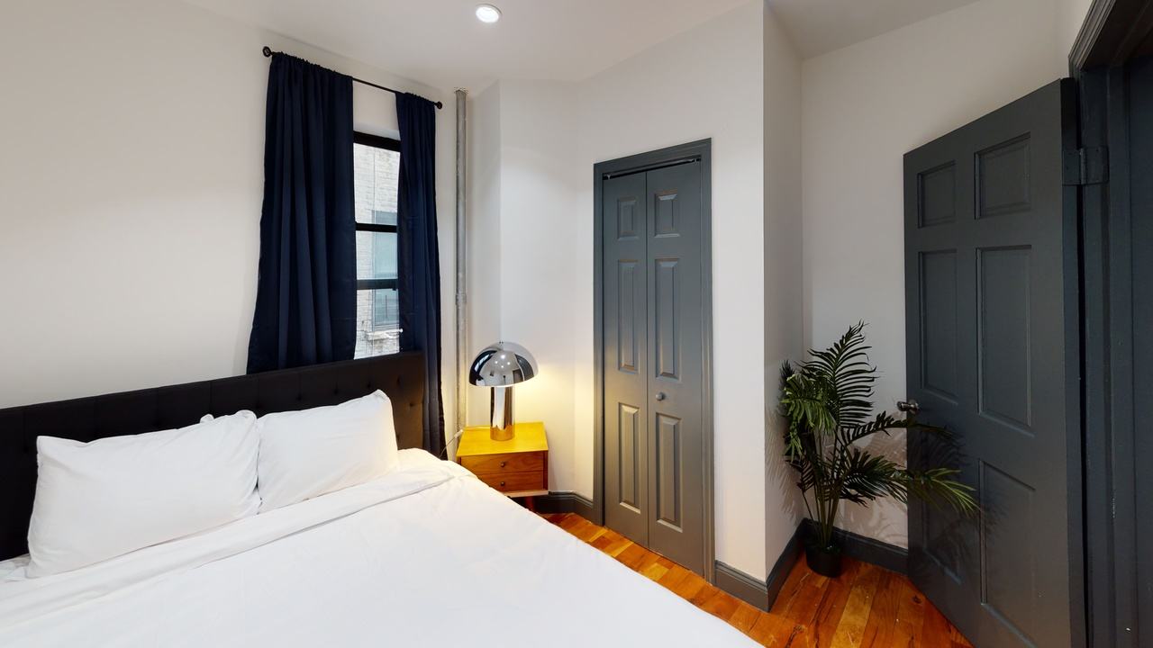 a room in East Harlem photo 5