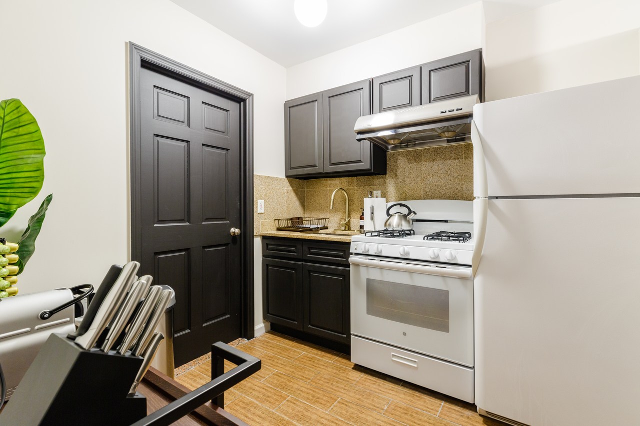a room in Lower East Side photo 5