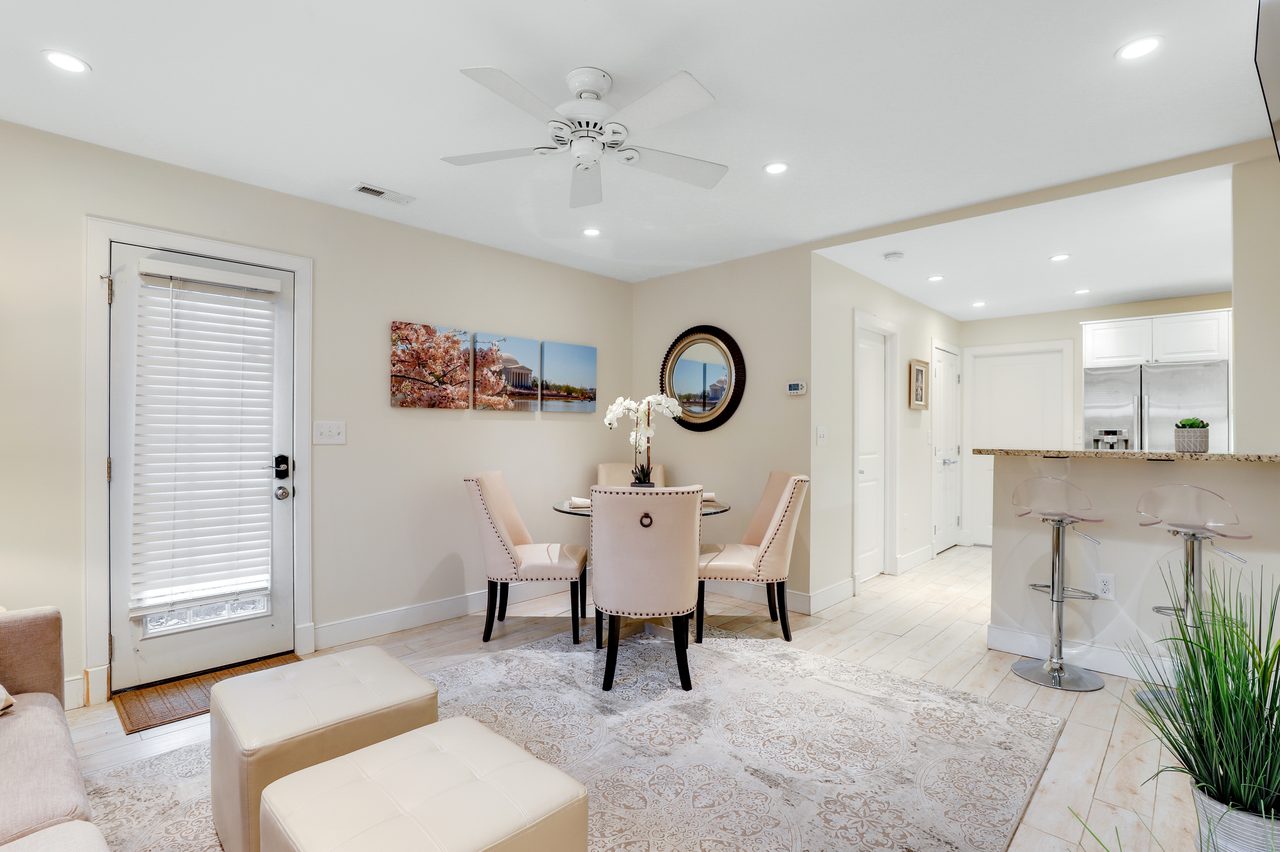 a room in Barney Circle photo 6