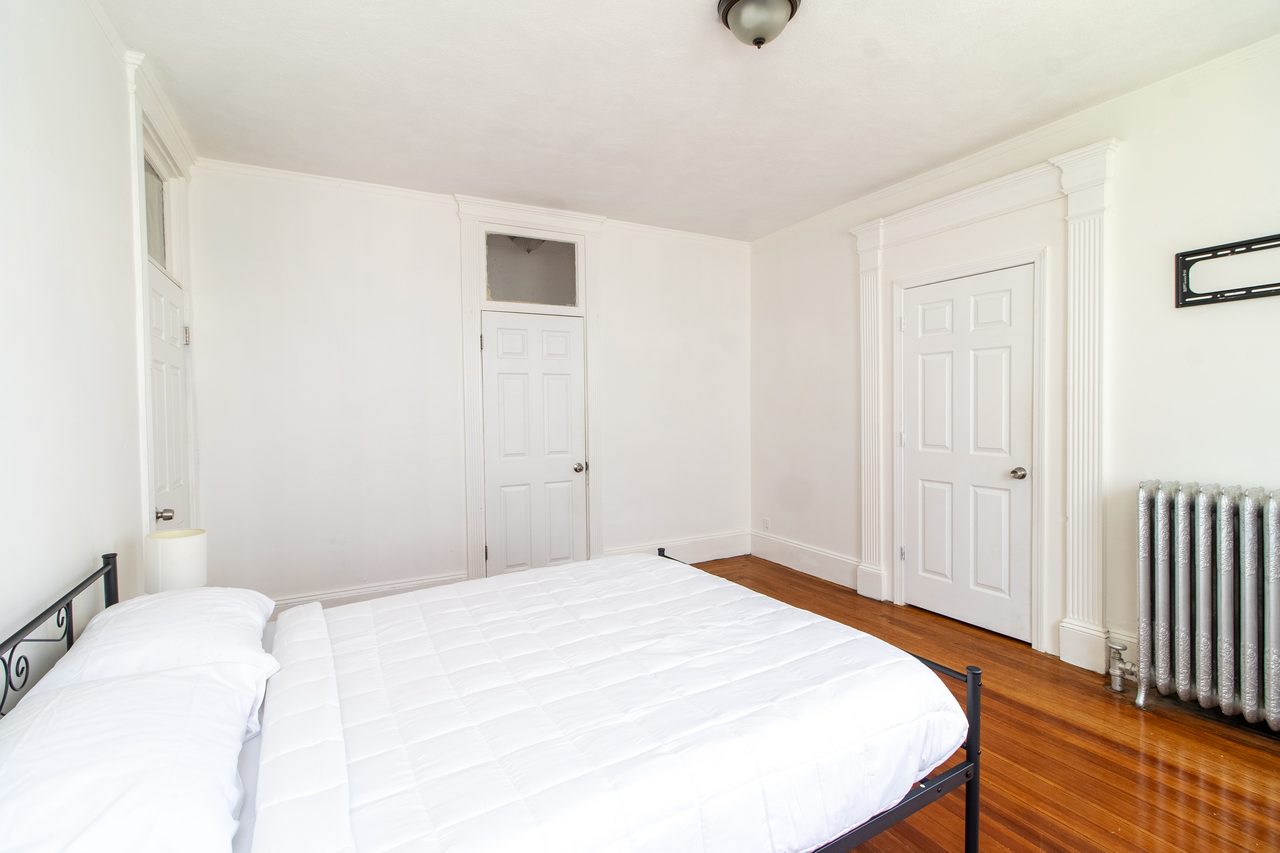 a room in Franklin Field North photo 4