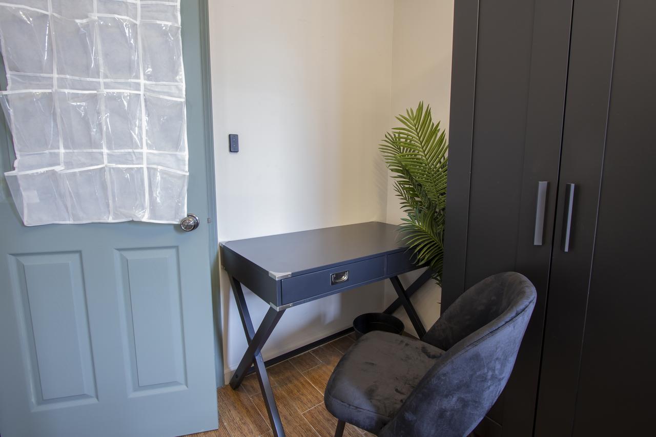 a room in Lower East Side photo 2