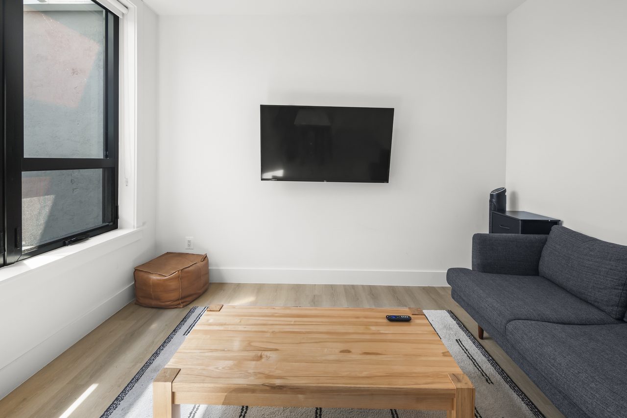 private room in Northwest Washington photo 4