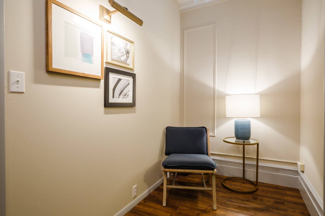 a room in Theater District photo 4