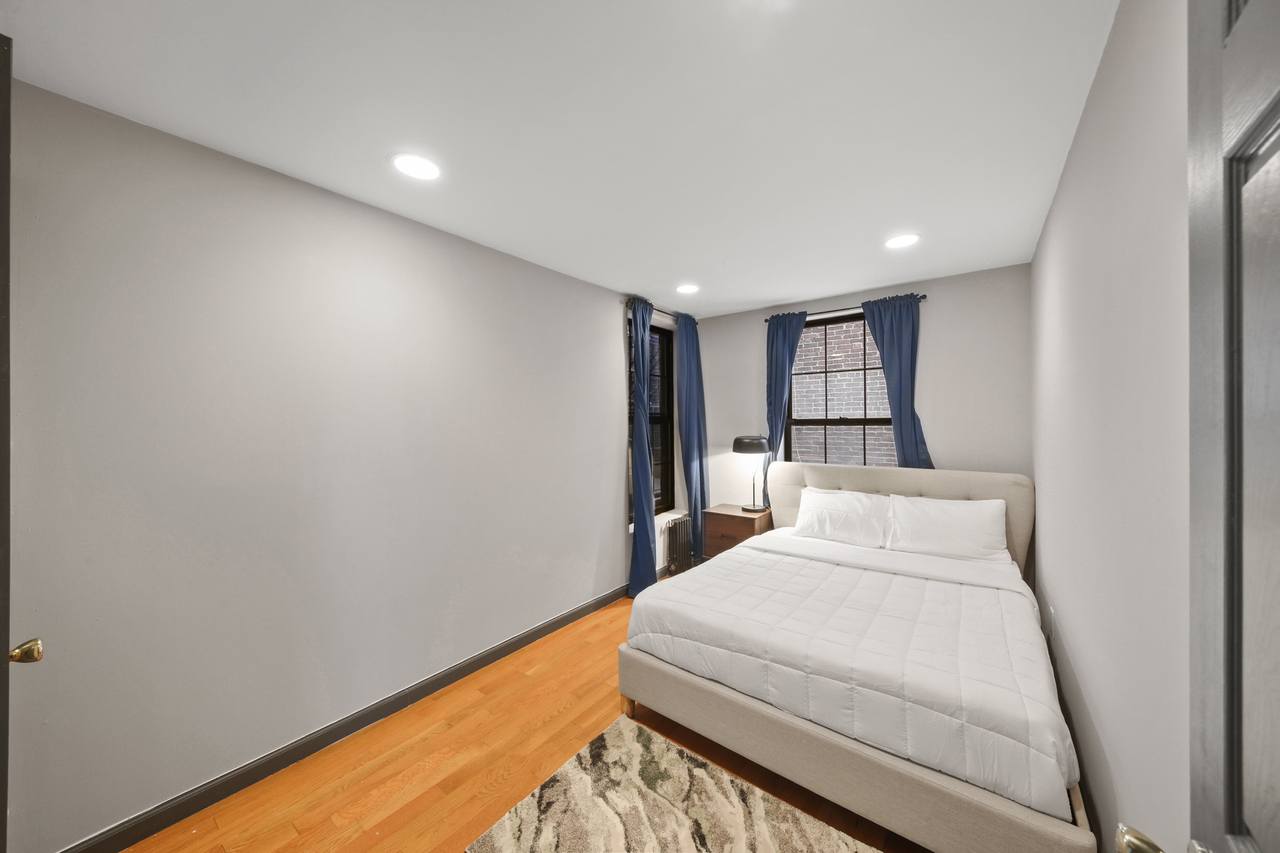a room in East Village photo 2