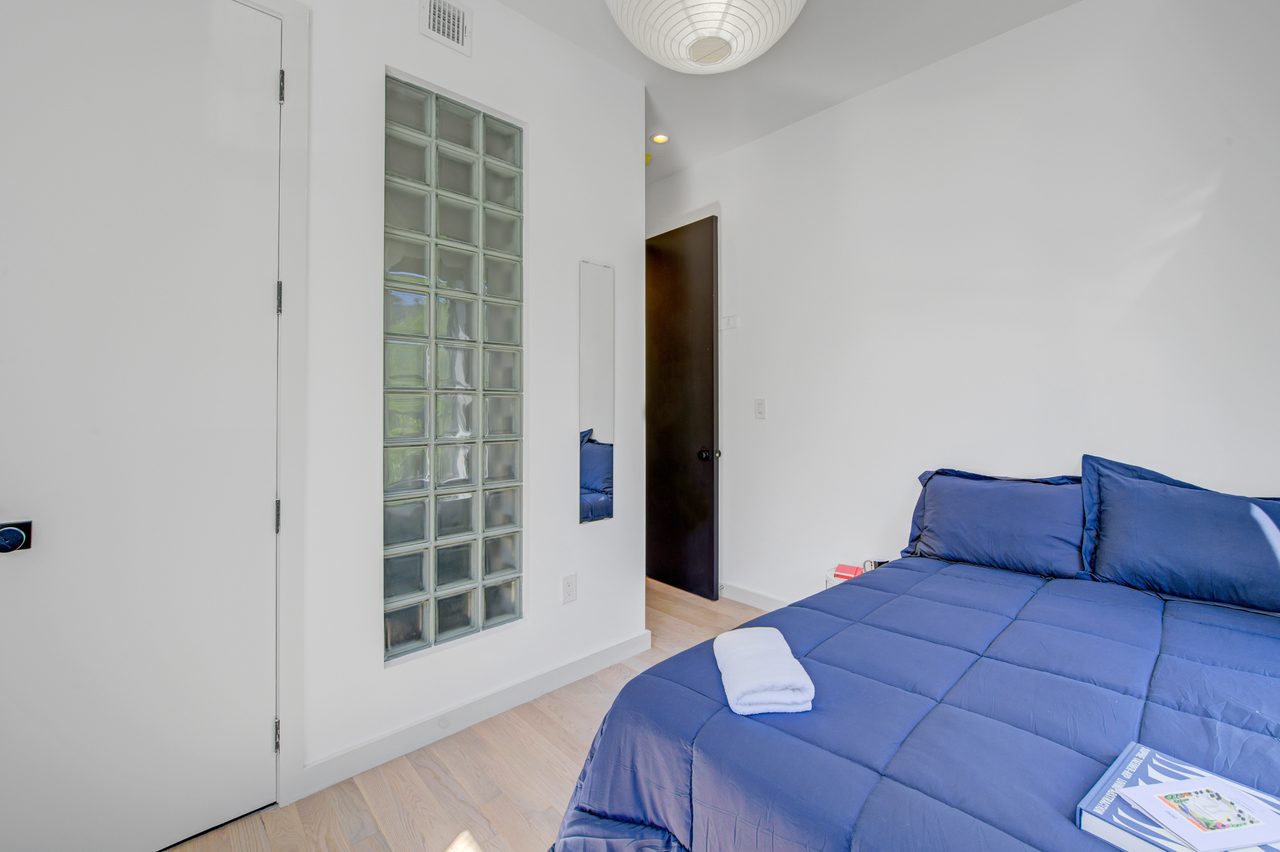 a room in Bushwick photo 3