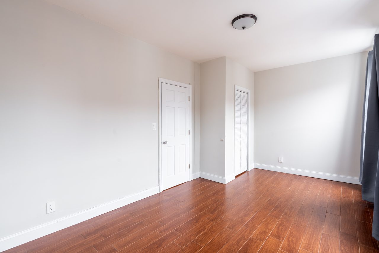 a room in Bedford-Stuyvesant photo 5