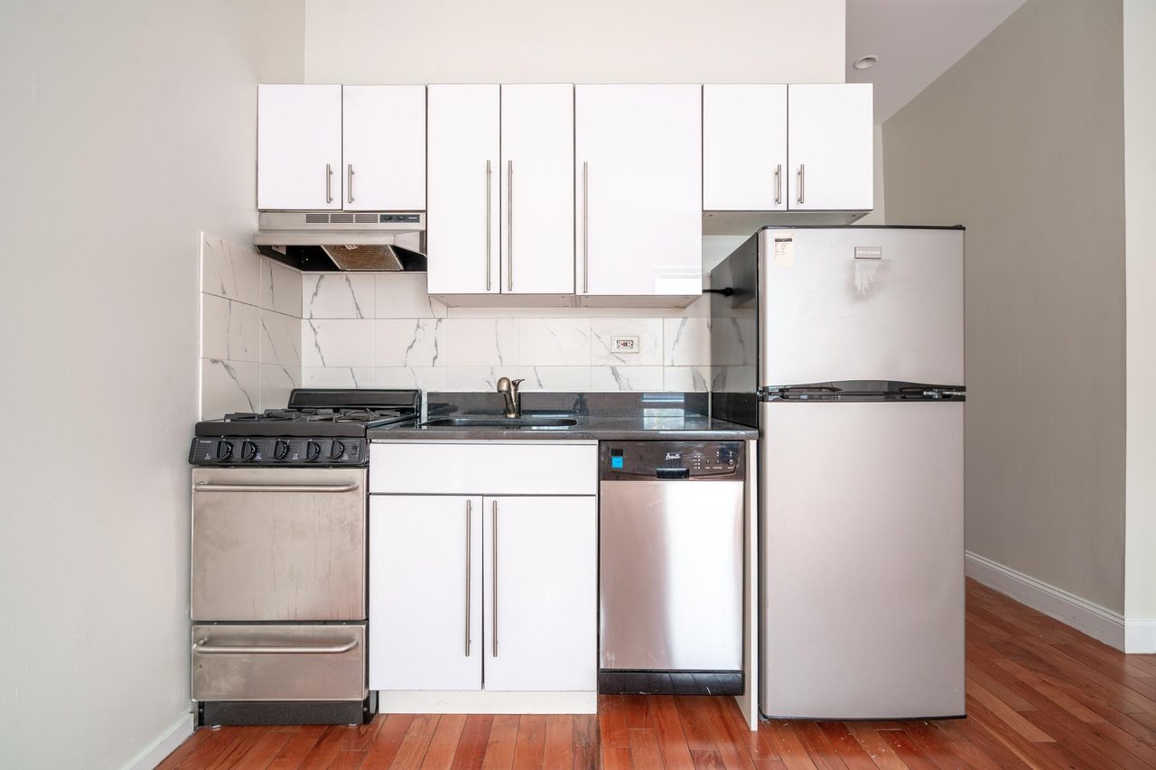 a room in East Village photo 2