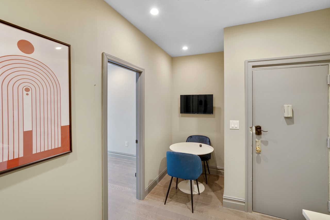 a room in East Village photo 7