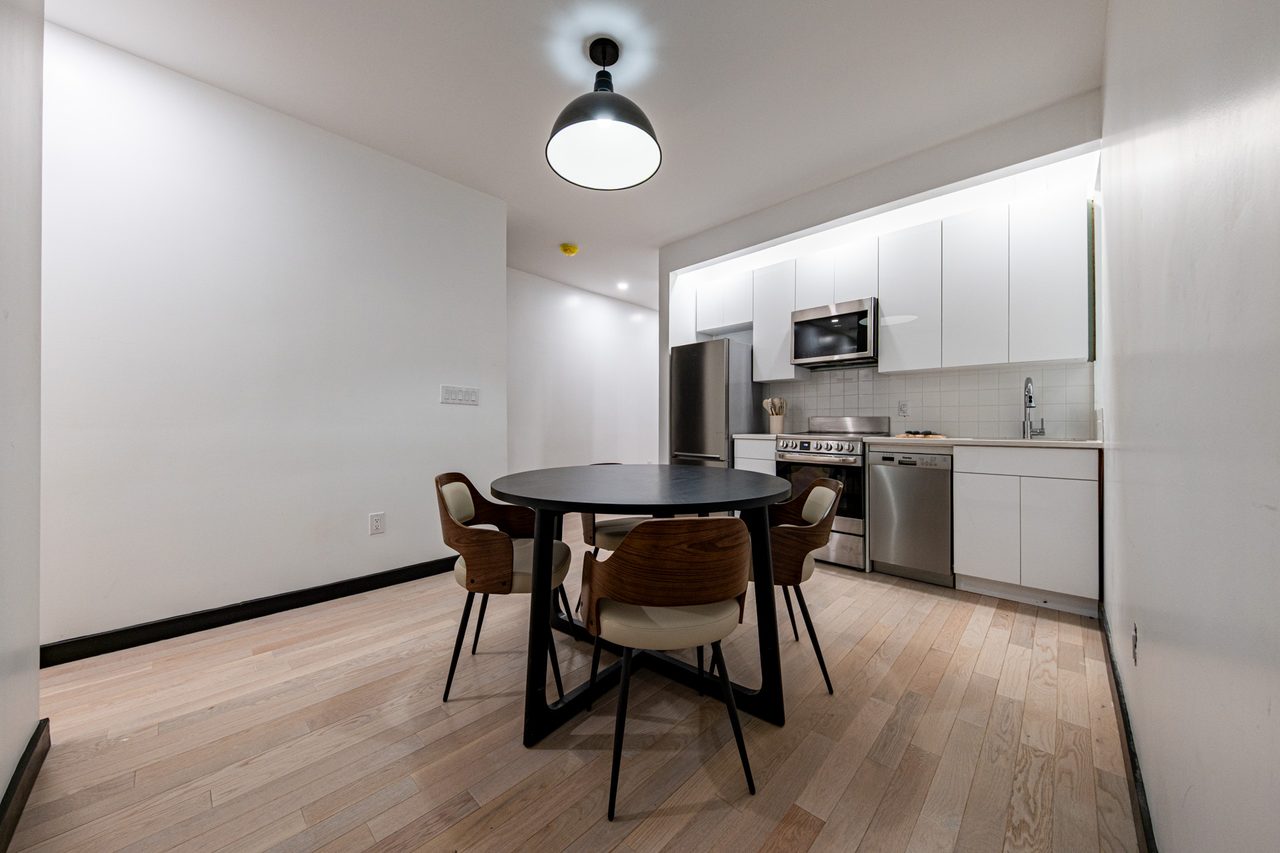 a room in Flatbush photo 5