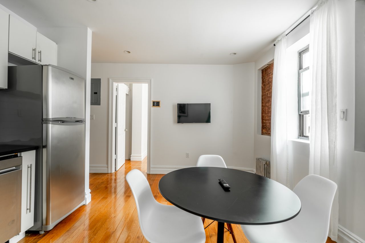 a room in East Village photo 9