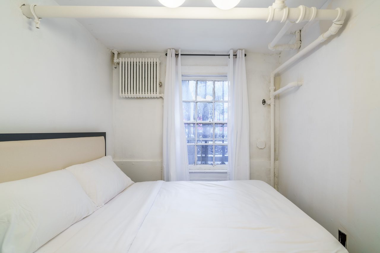 a room in Clinton Hill photo 2