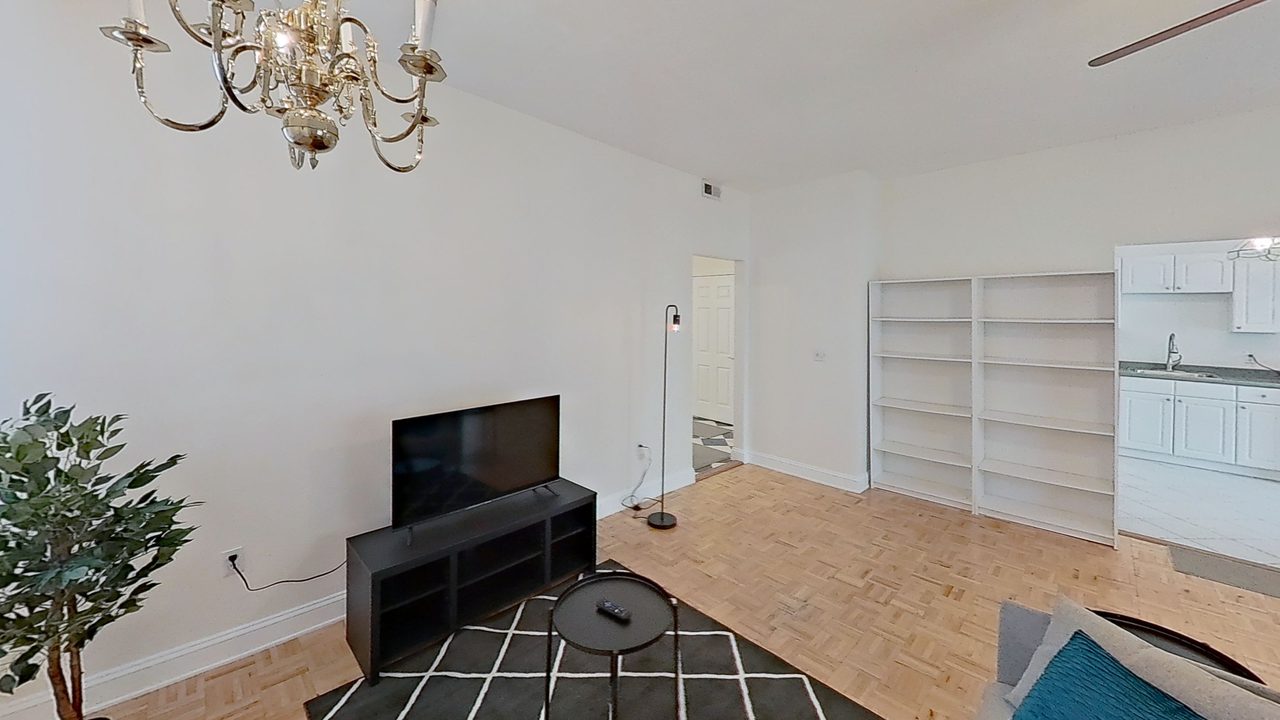 a room in Mission Hill photo 3