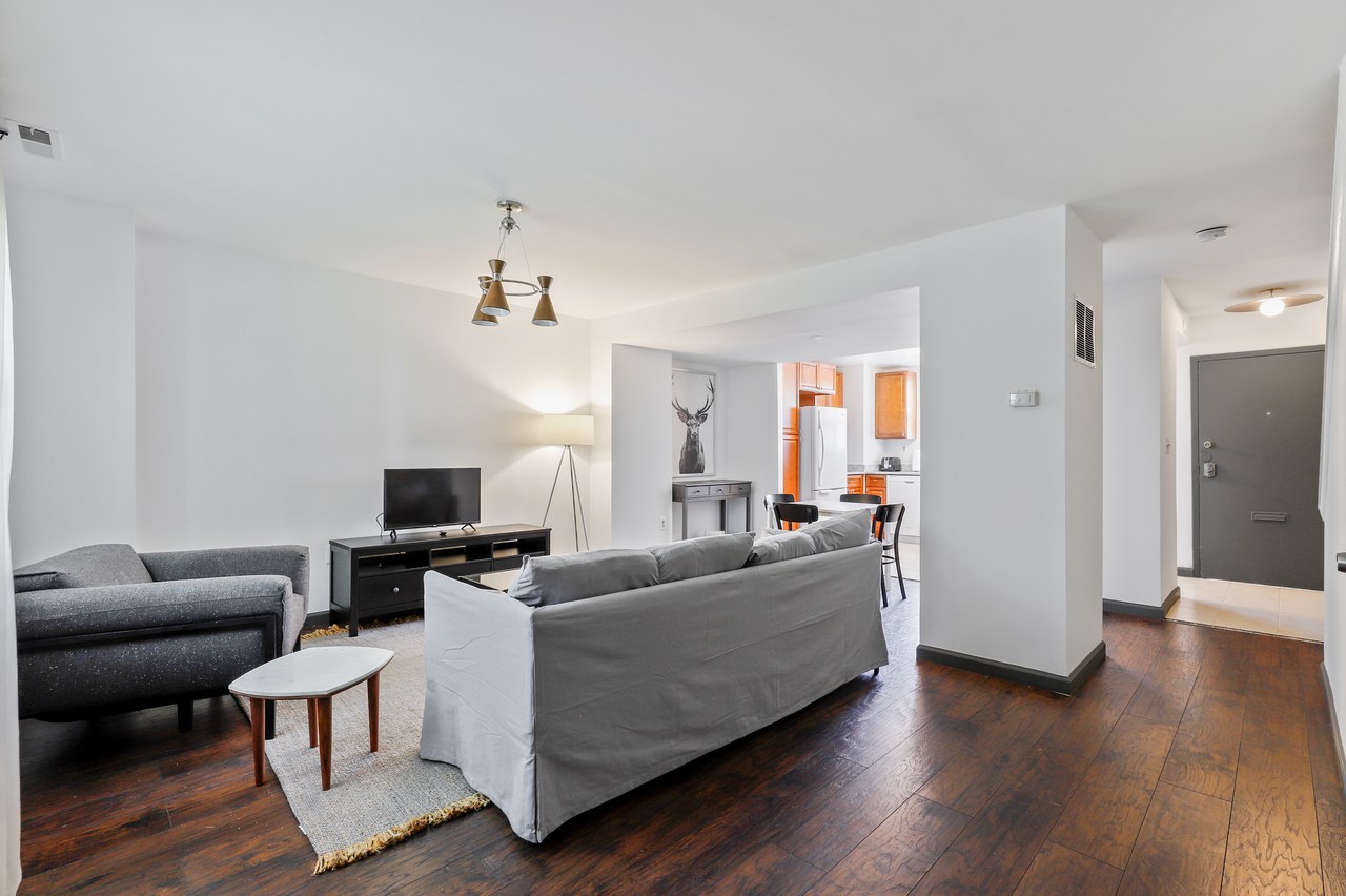 a room in Northwest Washington photo 5