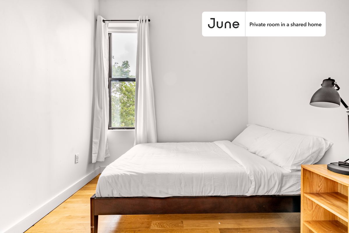 a room in Ridgewood photo 2