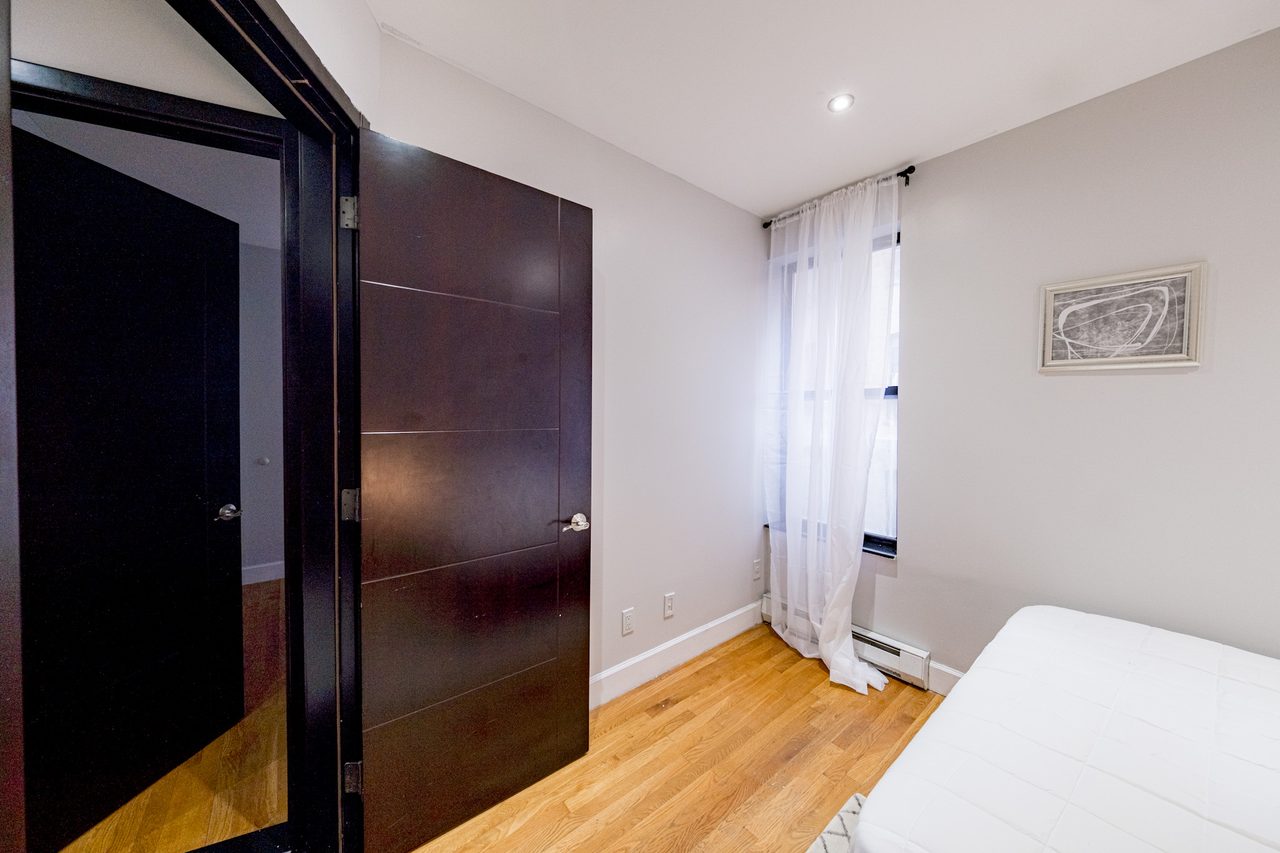 a room in Harlem photo 2