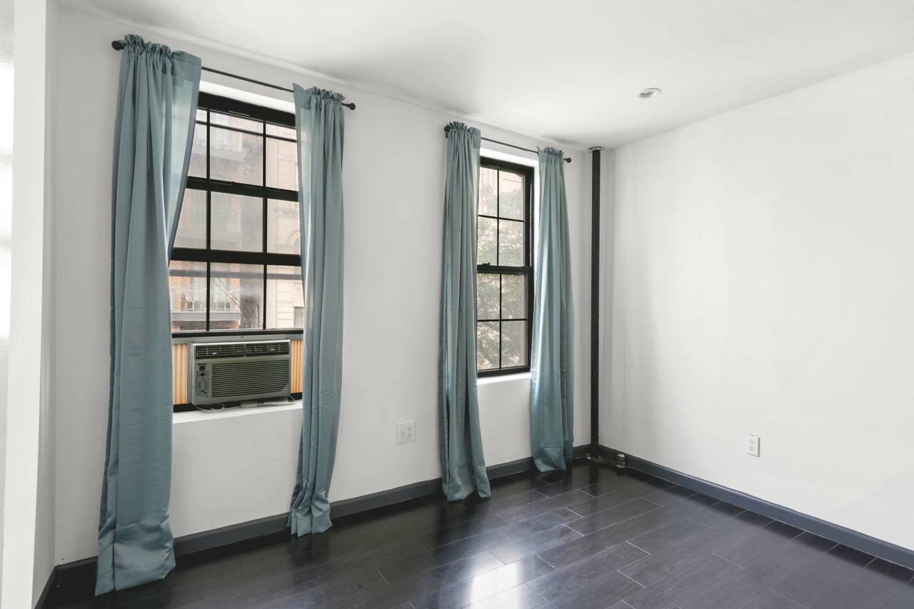 a room in East Village photo 2