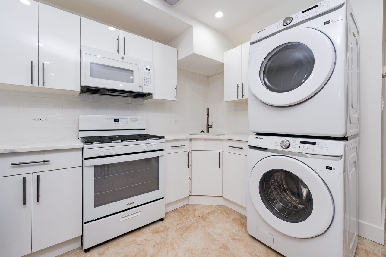 a room in Bedford-Stuyvesant photo 8