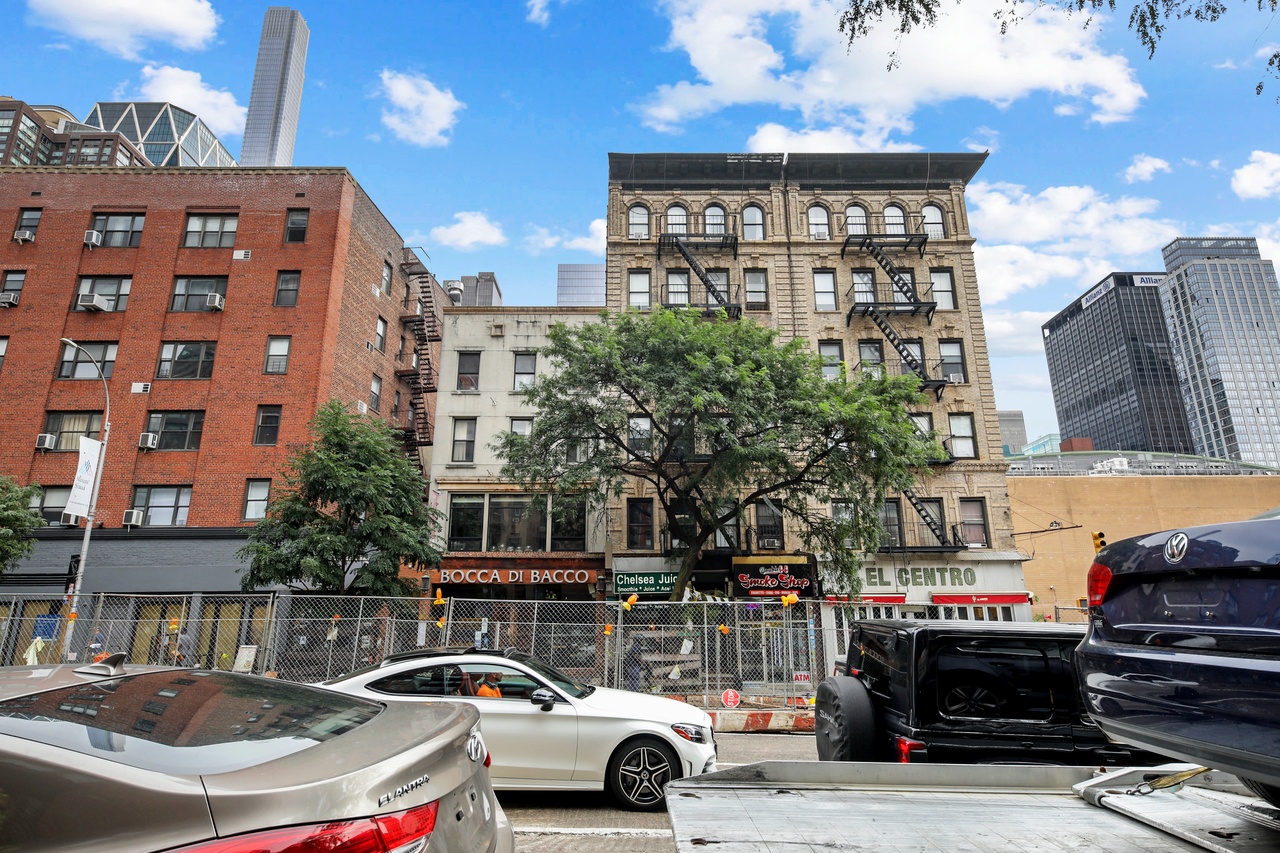 a room in Hell's Kitchen photo 9
