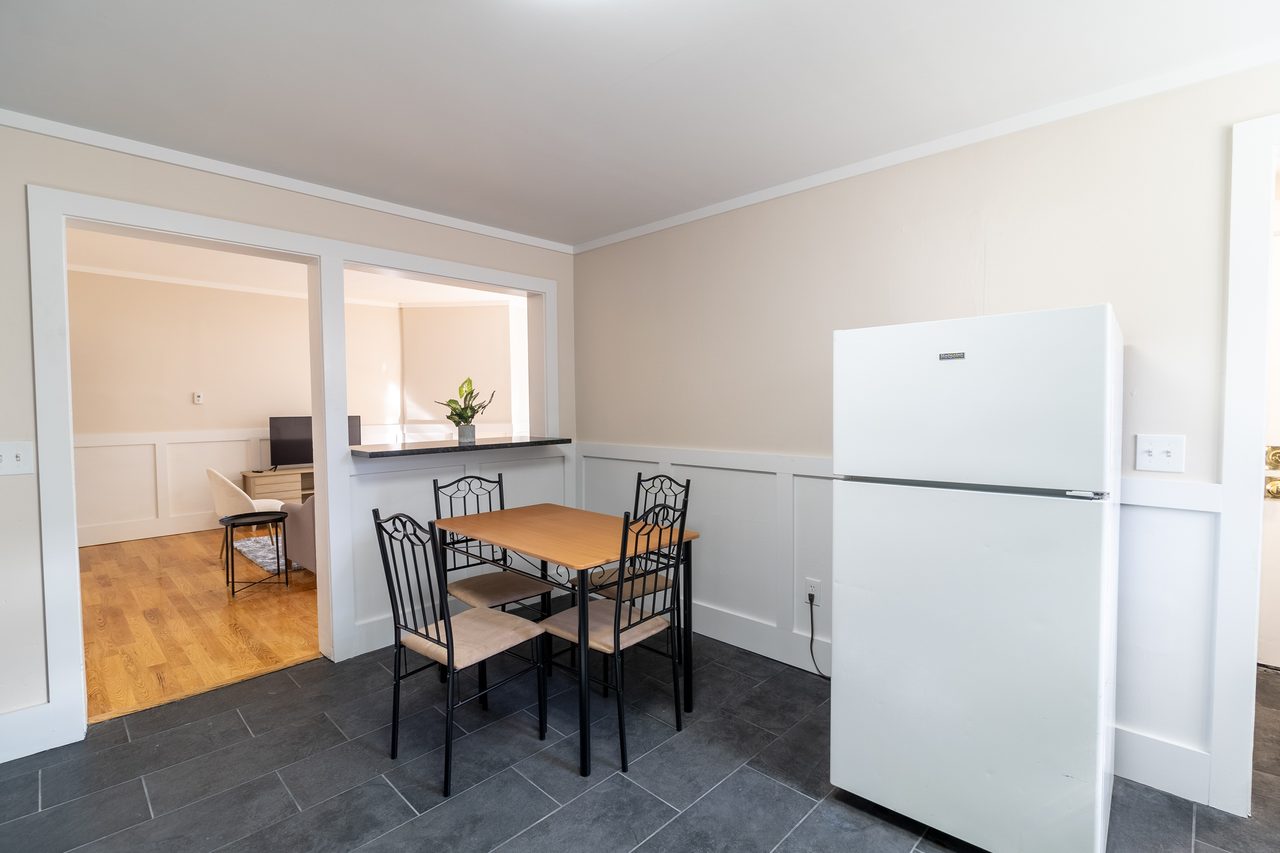 a room in Allston photo 4