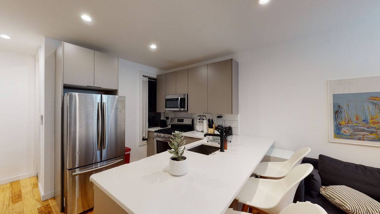 a room in Ridgewood photo 7