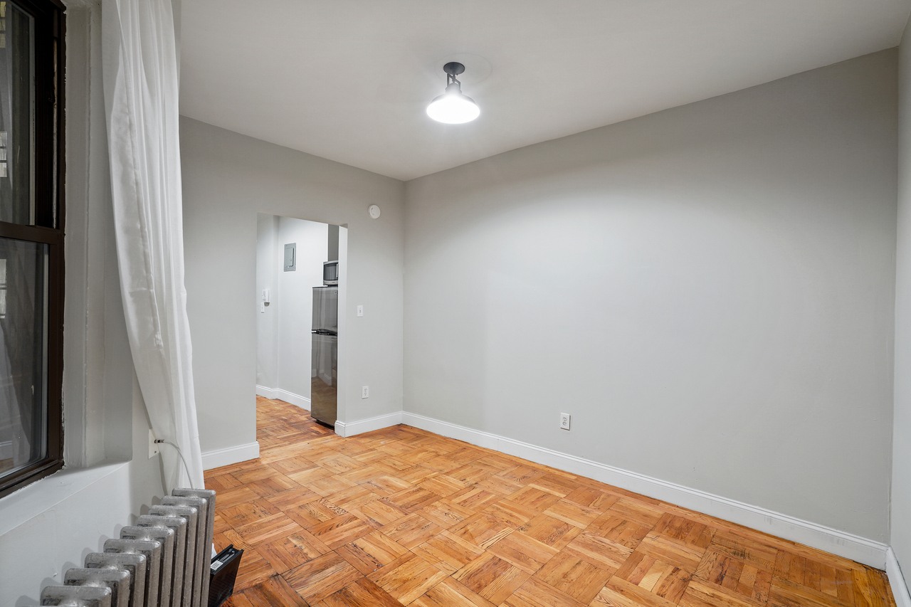 a room in East Village photo 6