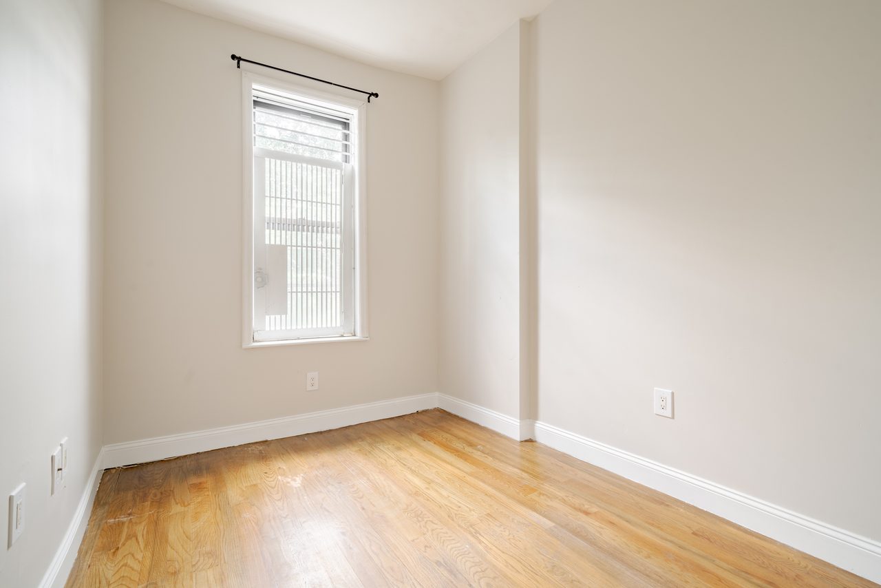 a room in Crown Heights photo 2