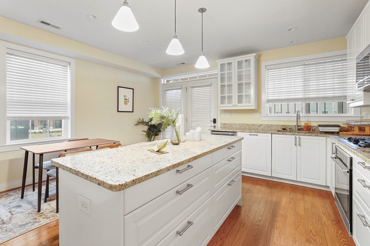 a room in Barney Circle photo 9