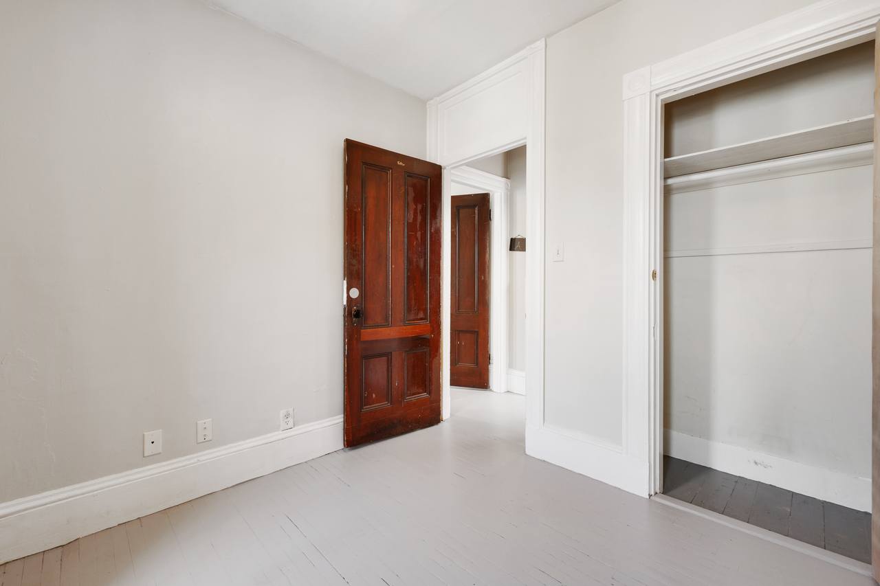 a room in Lower Allston photo 3