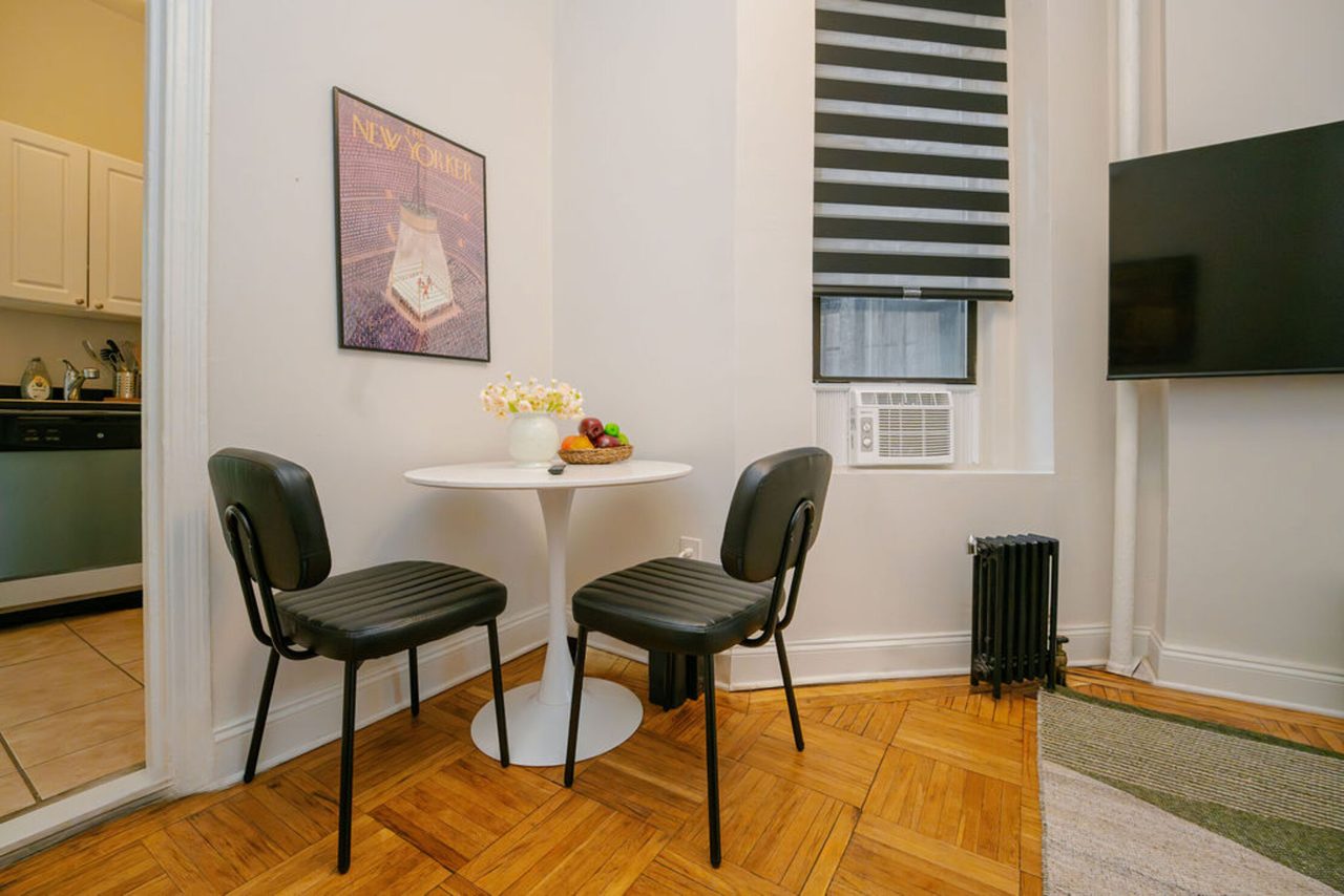a room in East Village photo 5